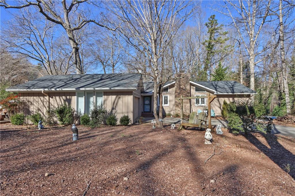 1474 Lakeshore Circle