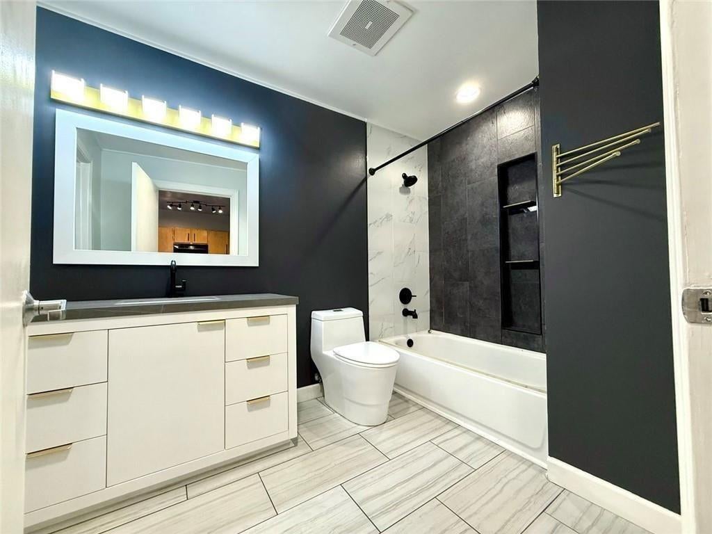 115 W Peachtree Place NW 509
