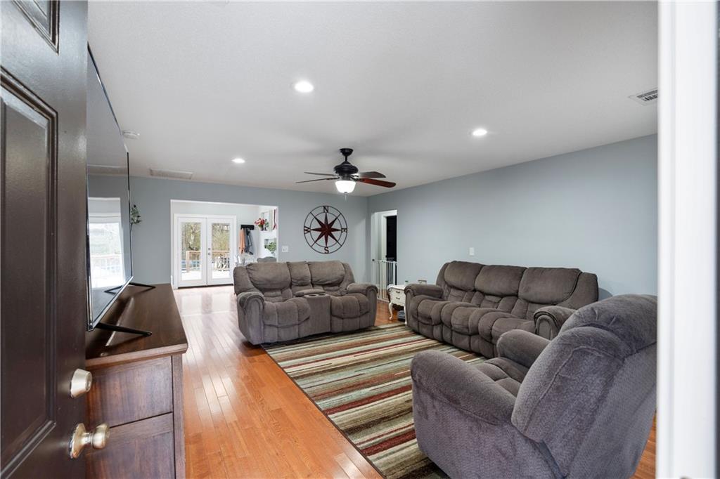 196 Blue Holly Drive, Calhoun, Georgia image 5