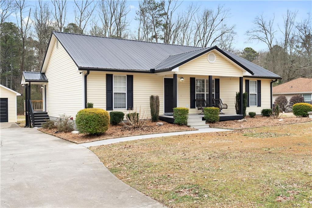 196 Blue Holly Drive, Calhoun, Georgia image 1
