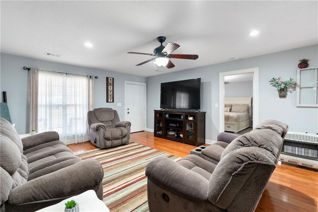 196 Blue Holly Drive, Calhoun, Georgia image 7