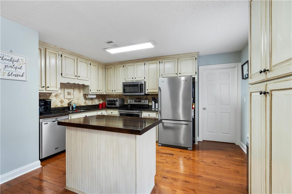 196 Blue Holly Drive, Calhoun, Georgia image 18