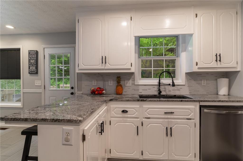 204 Queensbury Court, Acworth, Georgia image 7