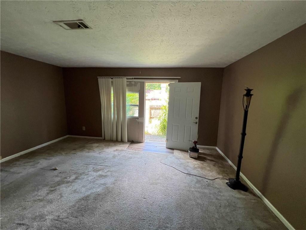 2572 Stratford Lane, Morrow, Georgia image 6