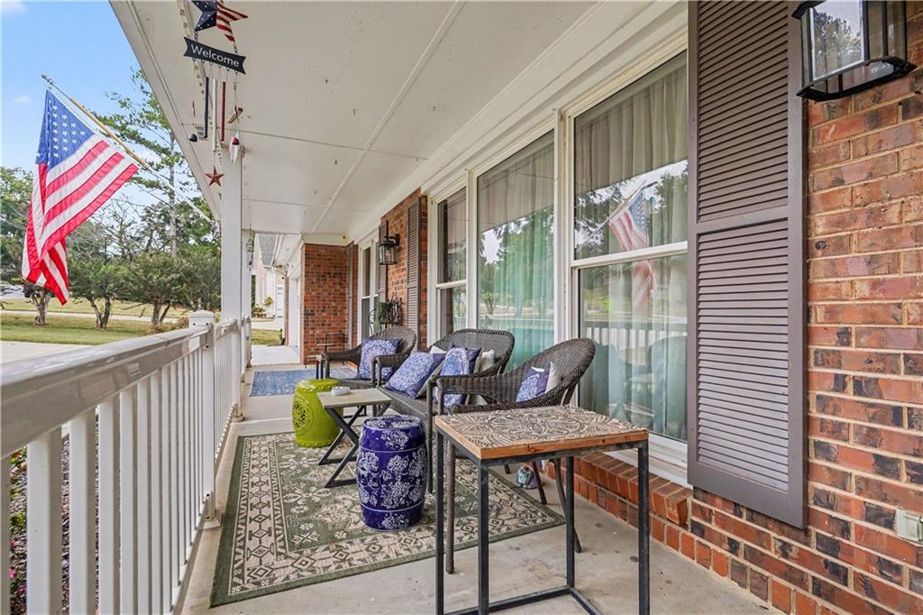 584 Clubland Circle Southeast