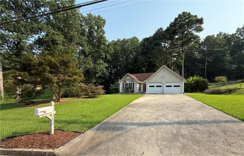 Homes For Rent - 3897 Saddlecreek Drive<br/> Douglasville, GA 30135