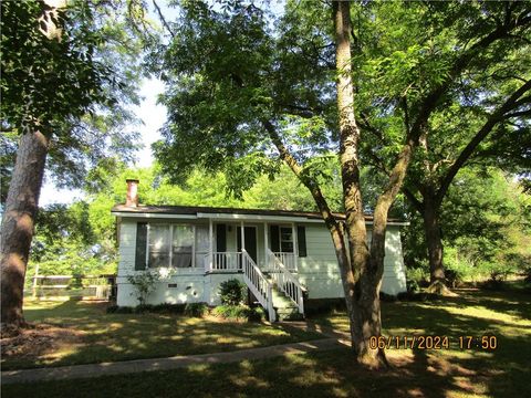 A home in Locust Grove