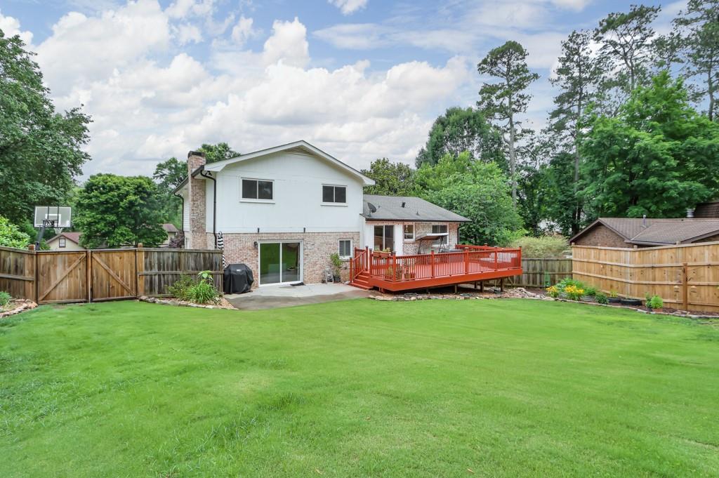 281 Lakeshore Drive NE