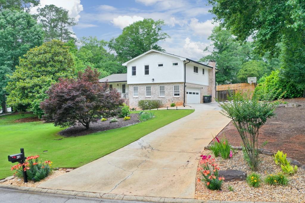281 Lakeshore Drive NE