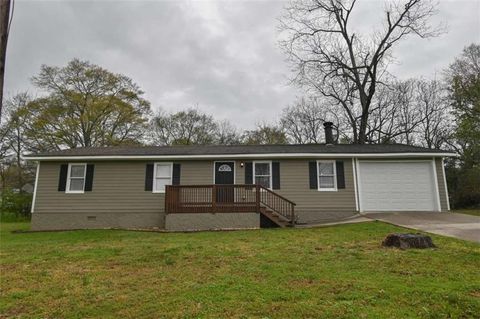 Homes For Sale - 335 Poplar Ave. Ave<br/> Social Circle, GA 30025