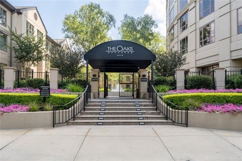 Condo For Sale - 3475 Oak Valley Road #910<br/> Atlanta, GA 30326