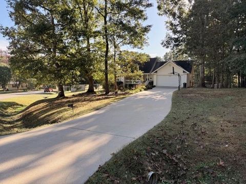 121 Windchime Circle Demorest GA 30535