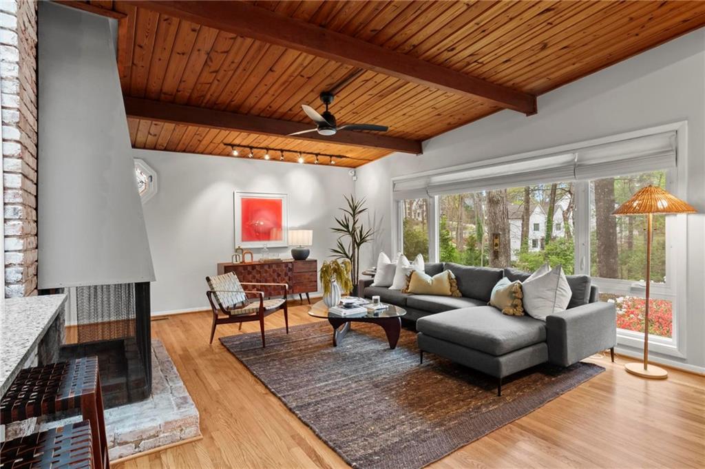 1696 Wawona Terrace NE