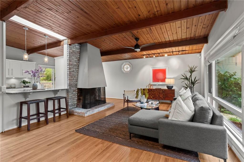 1696 Wawona Terrace NE