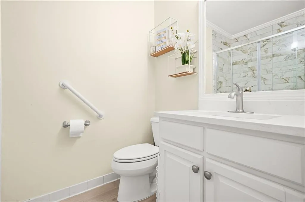 Atlanta, Georgia 30324, United States, 2 Bedrooms Bedrooms, ,2 BathroomsBathrooms,Residential,Active,158260