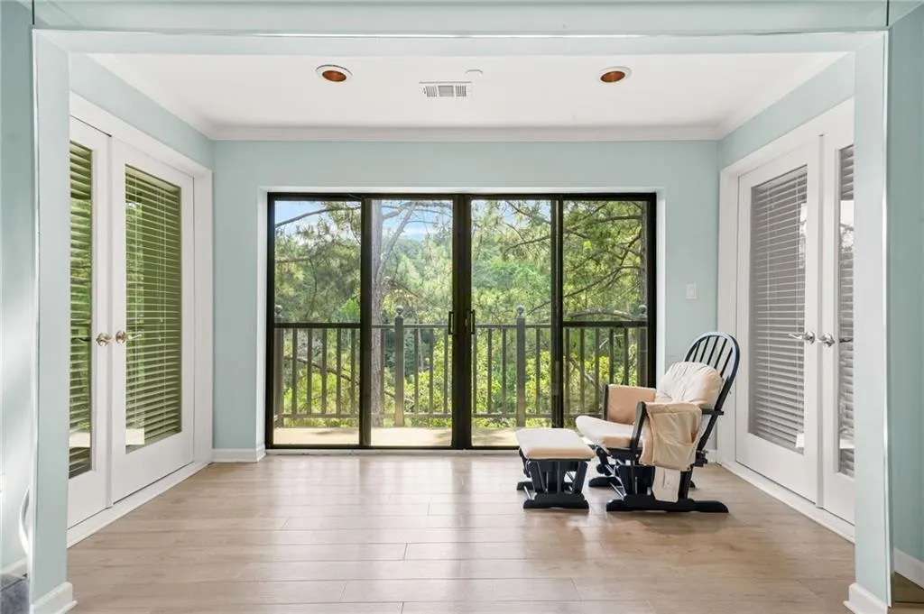 Atlanta, Georgia 30324, United States, 2 Bedrooms Bedrooms, ,2 BathroomsBathrooms,Residential,Active,158260