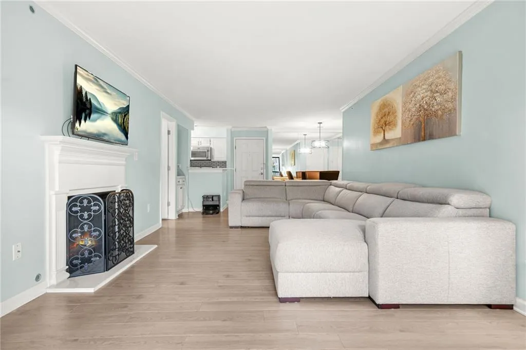 Atlanta, Georgia 30324, United States, 2 Bedrooms Bedrooms, ,2 BathroomsBathrooms,Residential,Active,158260