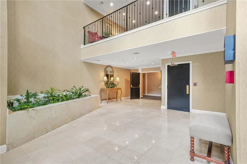 Atlanta, Georgia 30324, United States, 2 Bedrooms Bedrooms, ,2 BathroomsBathrooms,Residential,Active,158260