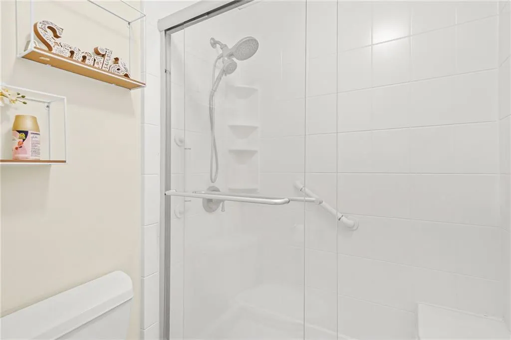 Atlanta, Georgia 30324, United States, 2 Bedrooms Bedrooms, ,2 BathroomsBathrooms,Residential,Active,158260