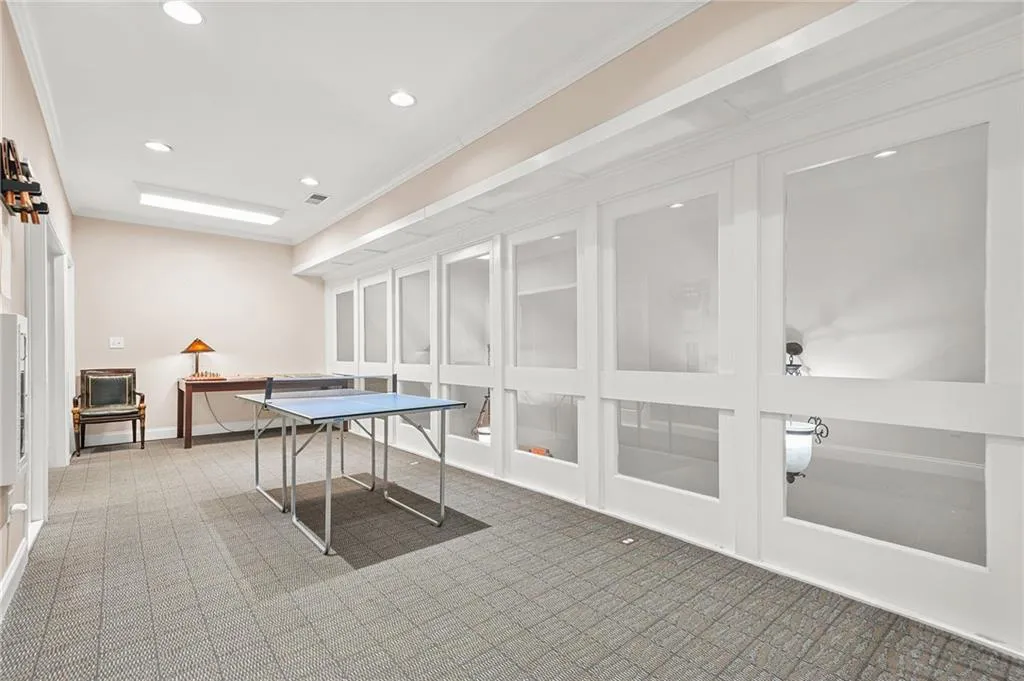 Atlanta, Georgia 30324, United States, 2 Bedrooms Bedrooms, ,2 BathroomsBathrooms,Residential,Active,158260