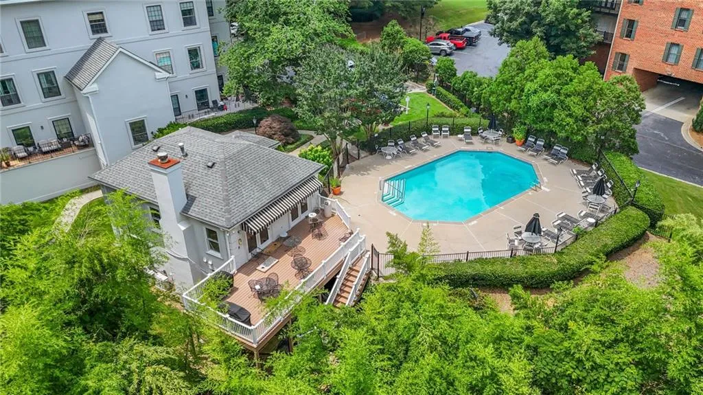 Atlanta, Georgia 30324, United States, 2 Bedrooms Bedrooms, ,2 BathroomsBathrooms,Residential,Active,158260