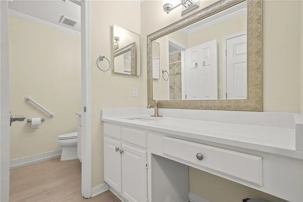 Atlanta, Georgia 30324, United States, 2 Bedrooms Bedrooms, ,2 BathroomsBathrooms,Residential,Active,158260