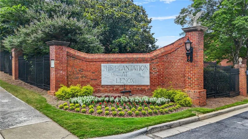 Atlanta, Georgia 30324, United States, 2 Bedrooms Bedrooms, ,2 BathroomsBathrooms,Residential,Active,158260