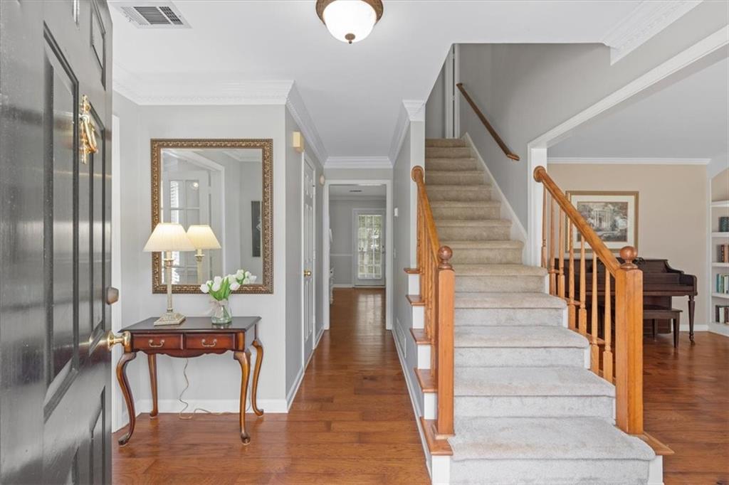 931 Grandview Way NW