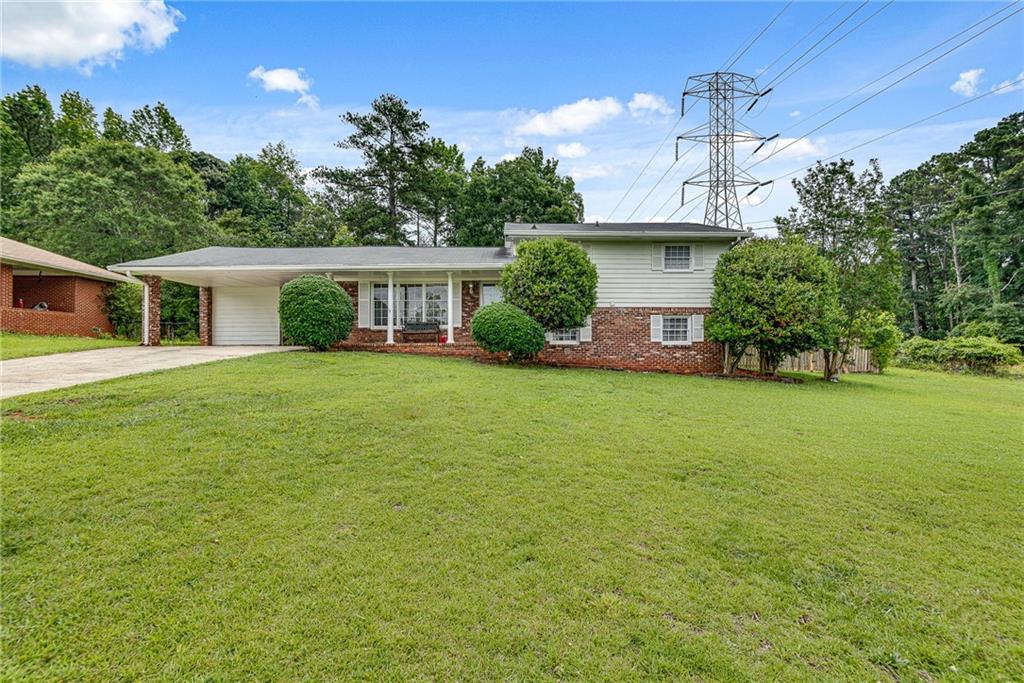 Welcome to this beautifully renovated multi-split home in Lake City! With 5 spacious bedrooms and 2 full bathrooms, this home offers the perfect blend of space, functionality, and style. Upstairs, you’ll find three generously sized bedrooms, while the lower level features two additional rooms — ideal for guests, a home office, or flex space.
The updated interior boasts fresh finishes throughout, and the layout offers tons of privacy and room to grow. You’ll love the expansive backyard — perfect for entertaining, gardening, or simply relaxing outdoors. There’s even a dedicated shed for extra storage, plus ample storage options to keep everything organized.
Whether you're upsizing or looking for multigenerational living, this move-in ready gem checks all the boxes. Don’t miss your chance to own a piece of Lake City charm with all the space you need!