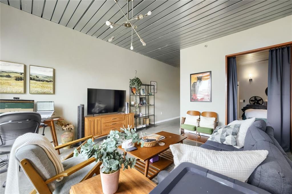 620 Glen Iris Drive NE 401