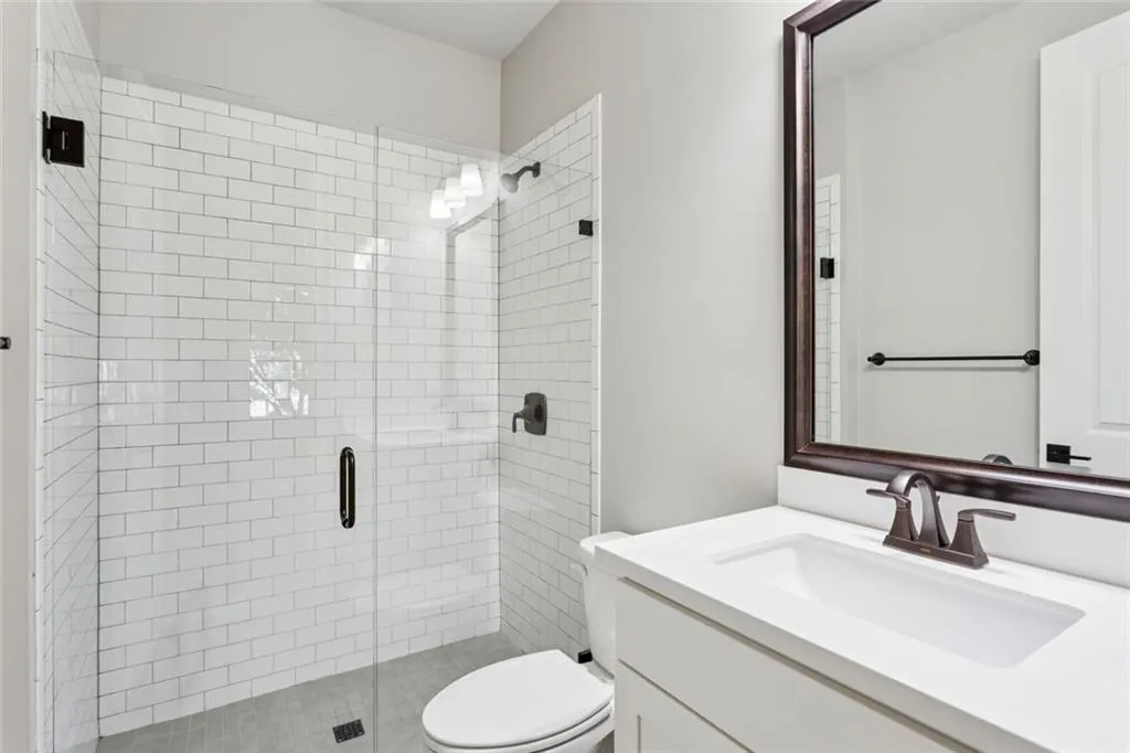 Sandy Springs, Georgia 30342, United States, 3 Bedrooms Bedrooms, ,4 BathroomsBathrooms,Residential,Pending,216670