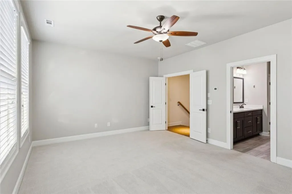 Sandy Springs, Georgia 30342, United States, 3 Bedrooms Bedrooms, ,4 BathroomsBathrooms,Residential,Pending,216670