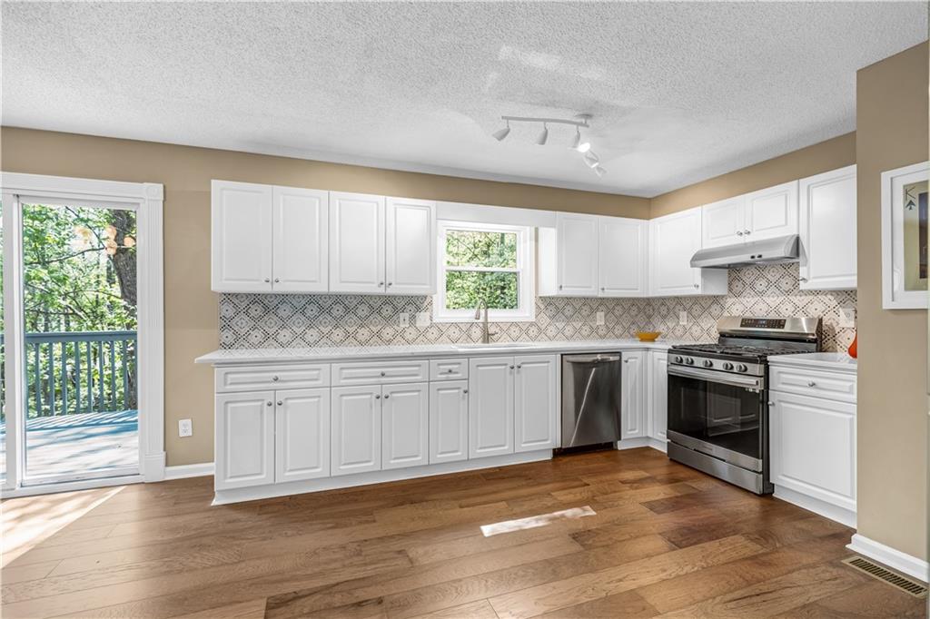4027 Mount Vernon Drive, Woodstock, Georgia image 8