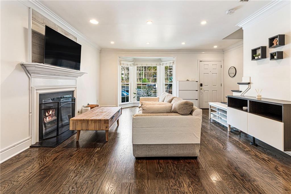 24 Mount Vernon Circle