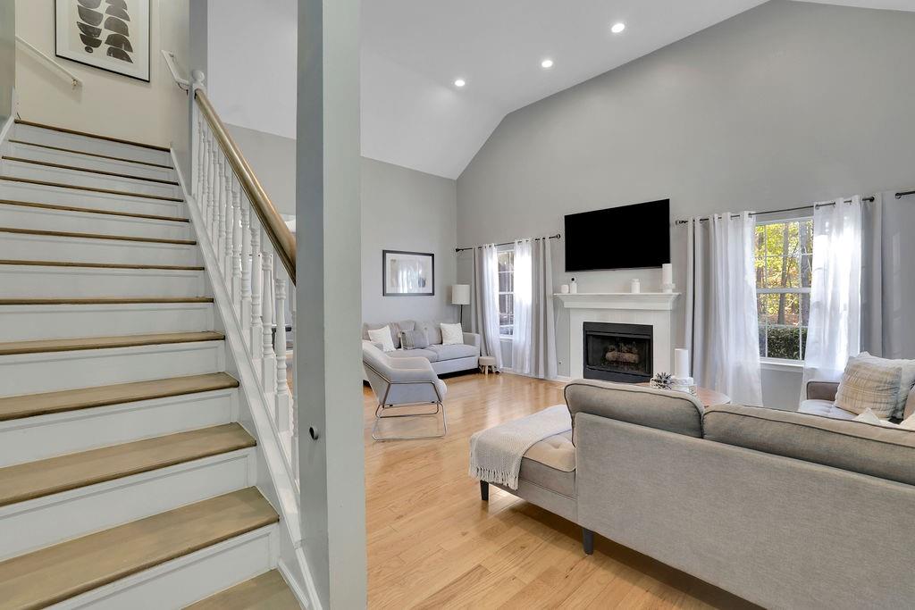 10945 Pinehigh Drive