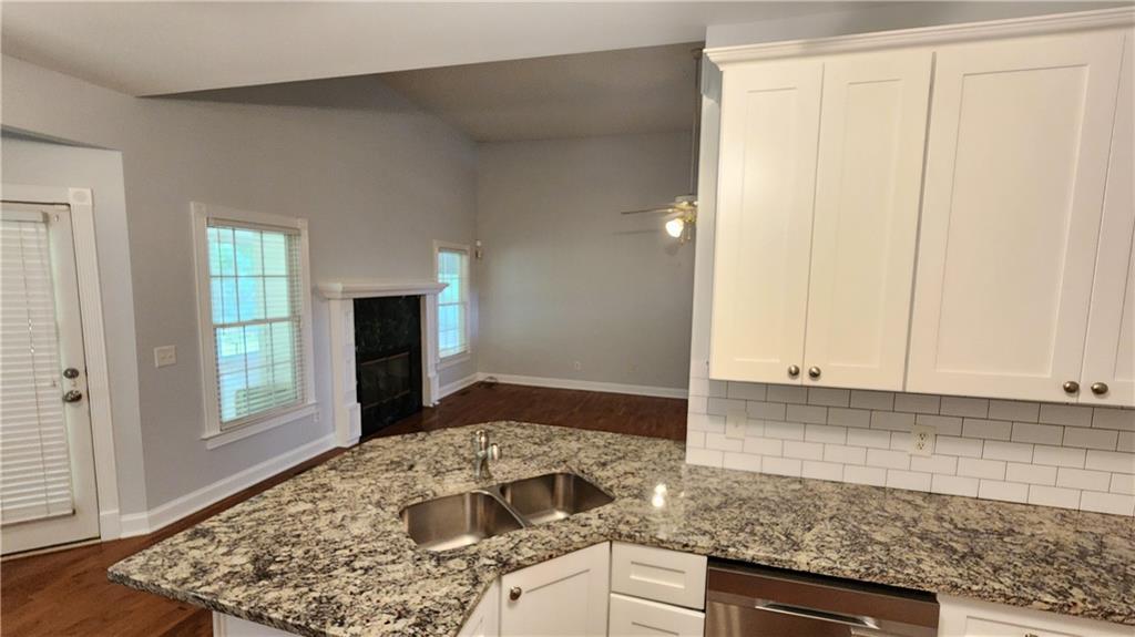 3858 Glenlake Drive, Douglasville, Georgia image 11