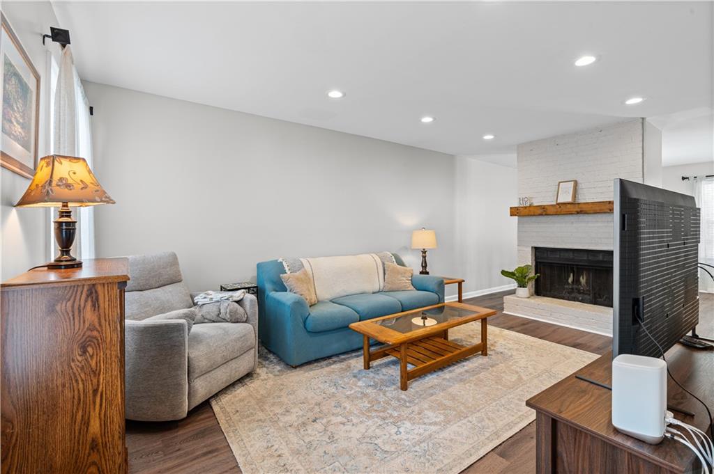 7750 Roswell Road 9E