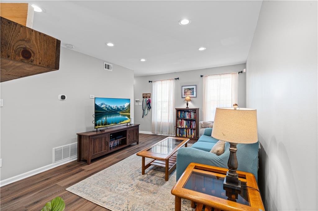 7750 Roswell Road 9E