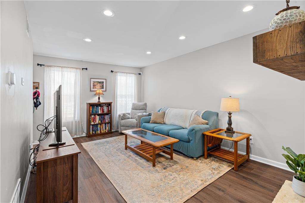 7750 Roswell Road 9E