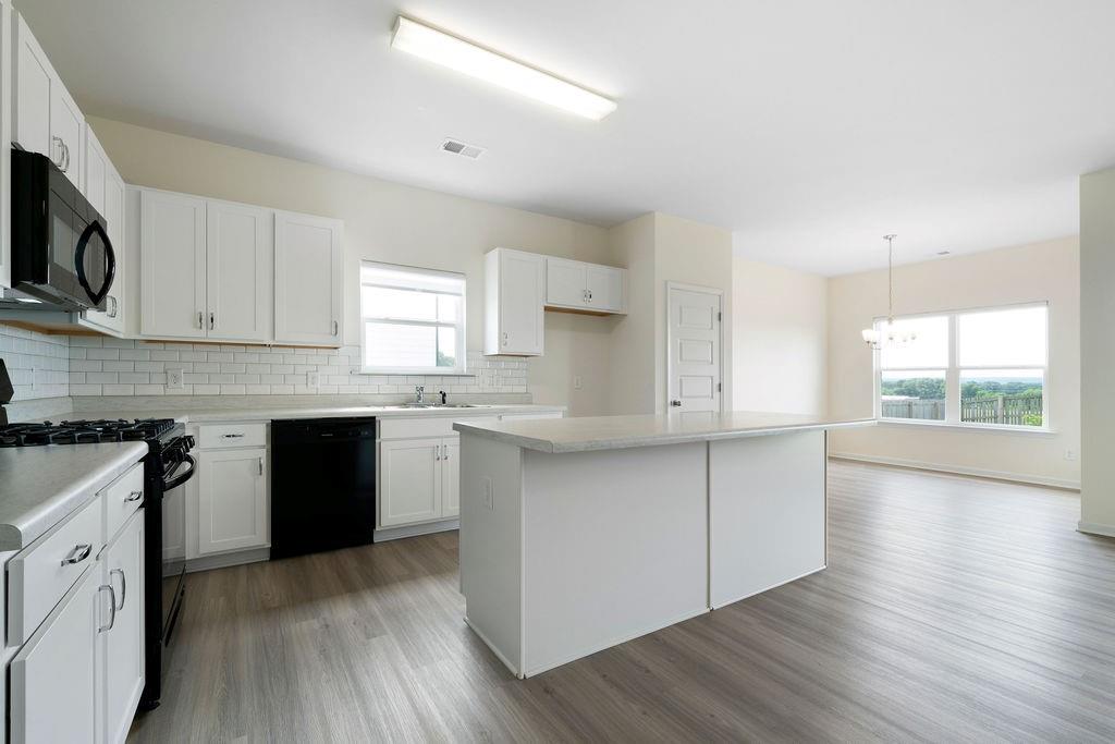 115 Hadley Way SW