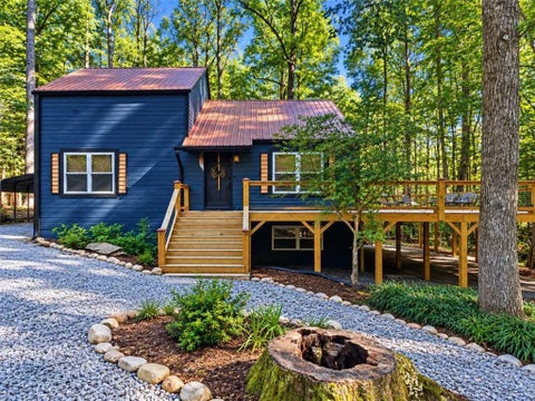 Homes For Sale - 5966 Hilltop Drive<br/> Douglasville, GA 30135