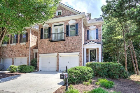 Townhouse For Sale - 5205 Waters Edge Trail<br/> Roswell, GA 30075