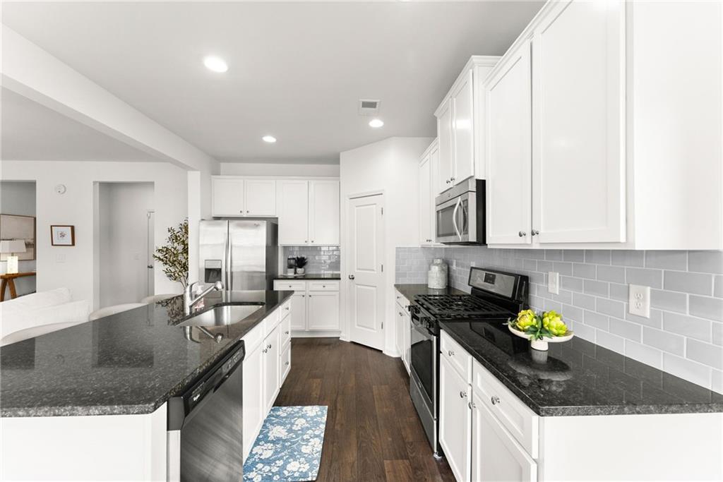 4511 Country Manor Walk