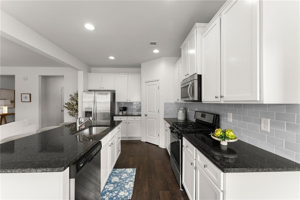 4511 Country Manor Walk