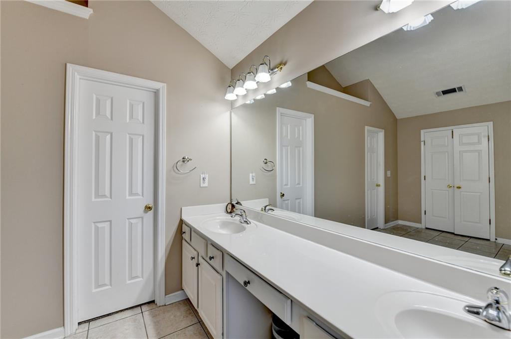 609 Grand Ashbury Lane, Buford, Georgia image 14