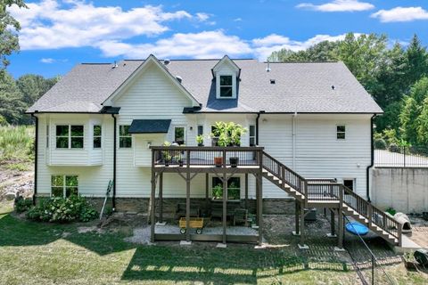 A home in Hoschton