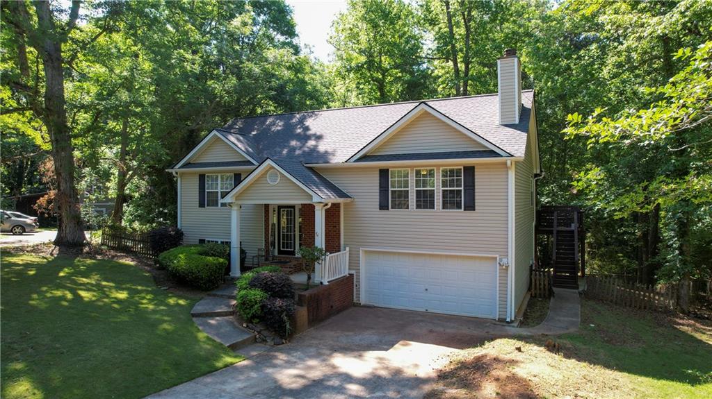 192 Lakeover Circle