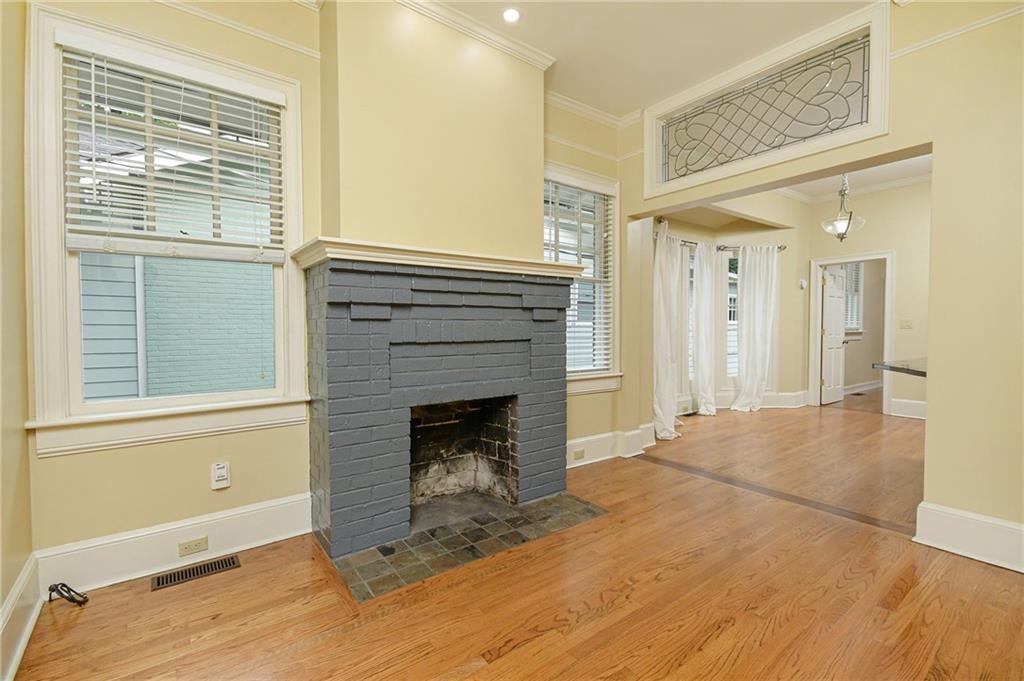 327 4th Street NE A