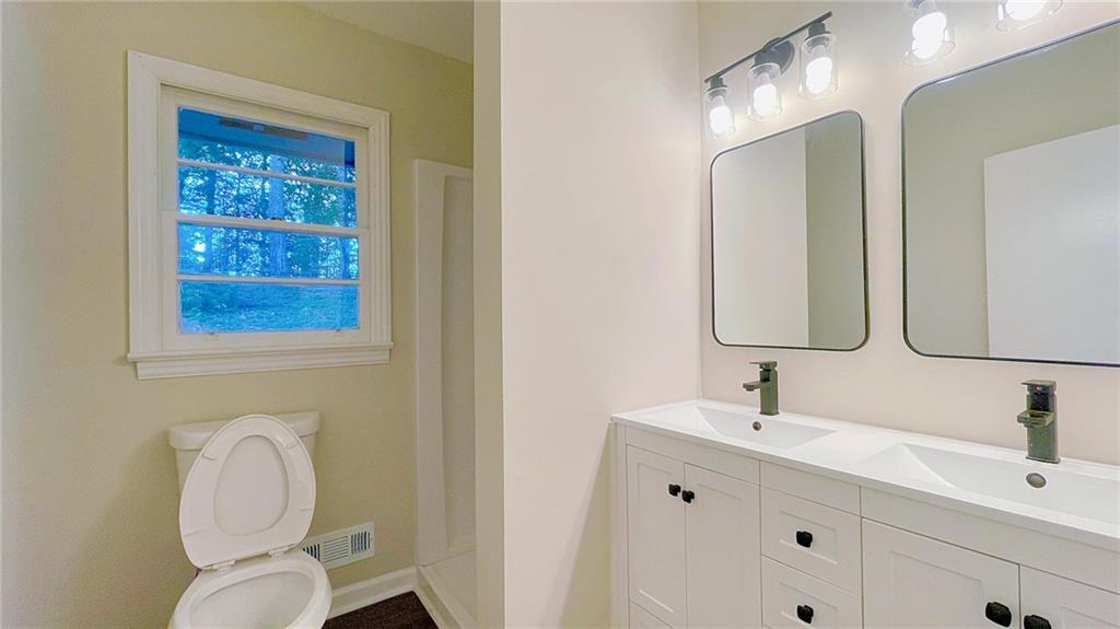 2744 Fairlane Drive SE