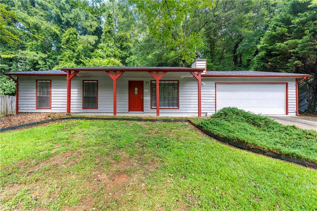 Welcome to 4680 Jamerson Forest Pkwy, a stunning single-family home located in Marietta, Georgia.
This exceptional property offers:
• 3 bedrooms and 2 full bathrooms
• Updated kitchen featuring granite countertops and stainless steel appliances
• Spacious family room with fireplace
• Private backyard with patio for outdoor enjoyment
• Two-car garage
• Convenient access to shopping, dining, and major highways
Schedule your showing today!